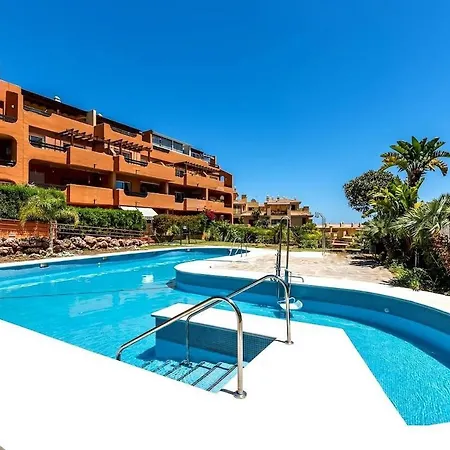 Luna-apartment With Pool-sea View